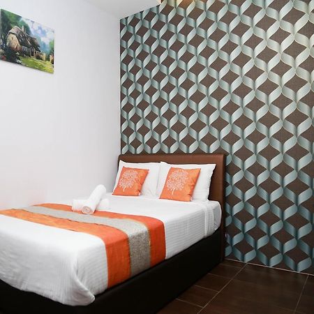 Oyo 250 Palazzo Hotel Kulai Джохор-Бару Экстерьер фото