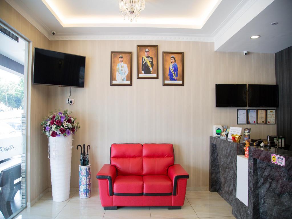 Oyo 250 Palazzo Hotel Kulai Джохор-Бару Экстерьер фото