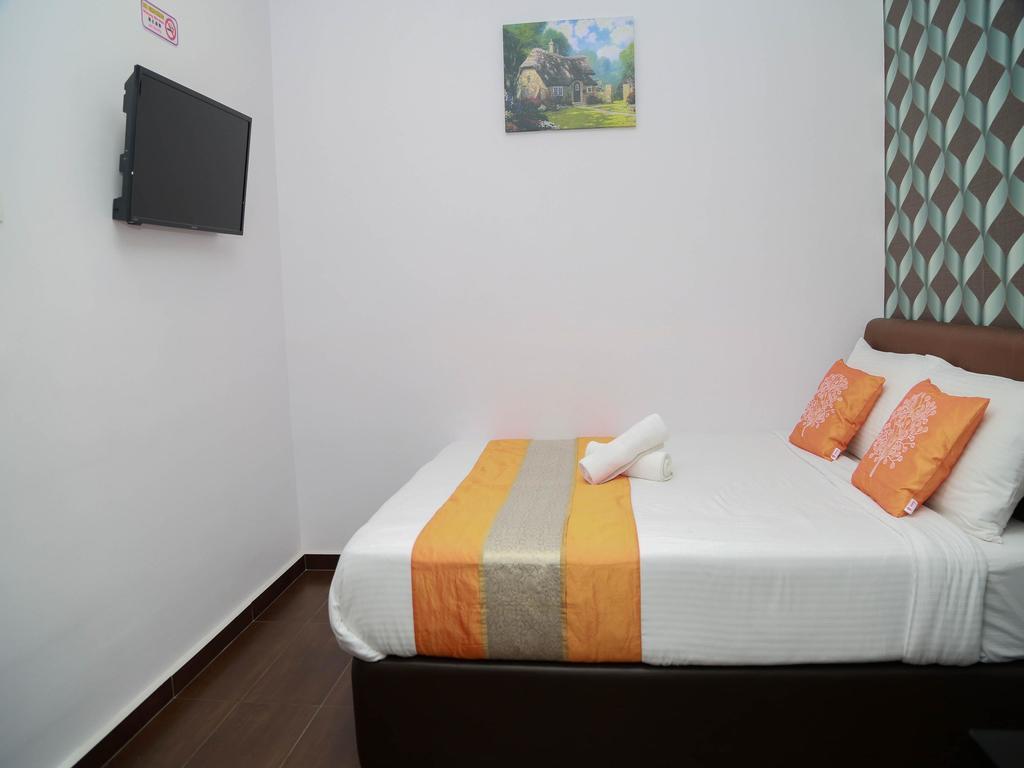 Oyo 250 Palazzo Hotel Kulai Джохор-Бару Экстерьер фото