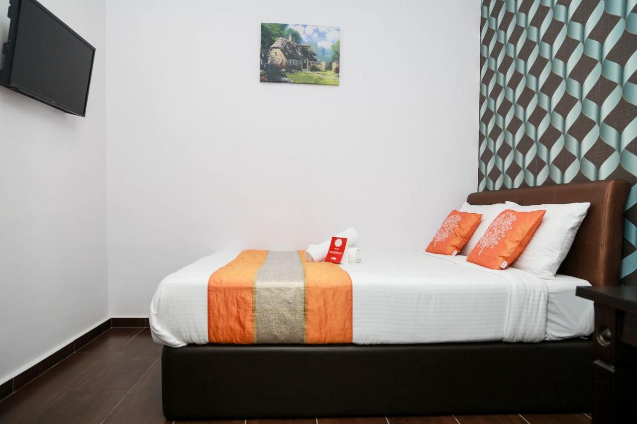 Oyo 250 Palazzo Hotel Kulai Джохор-Бару Экстерьер фото