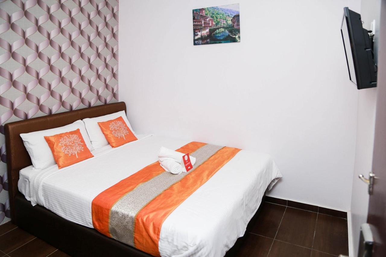 Oyo 250 Palazzo Hotel Kulai Джохор-Бару Экстерьер фото